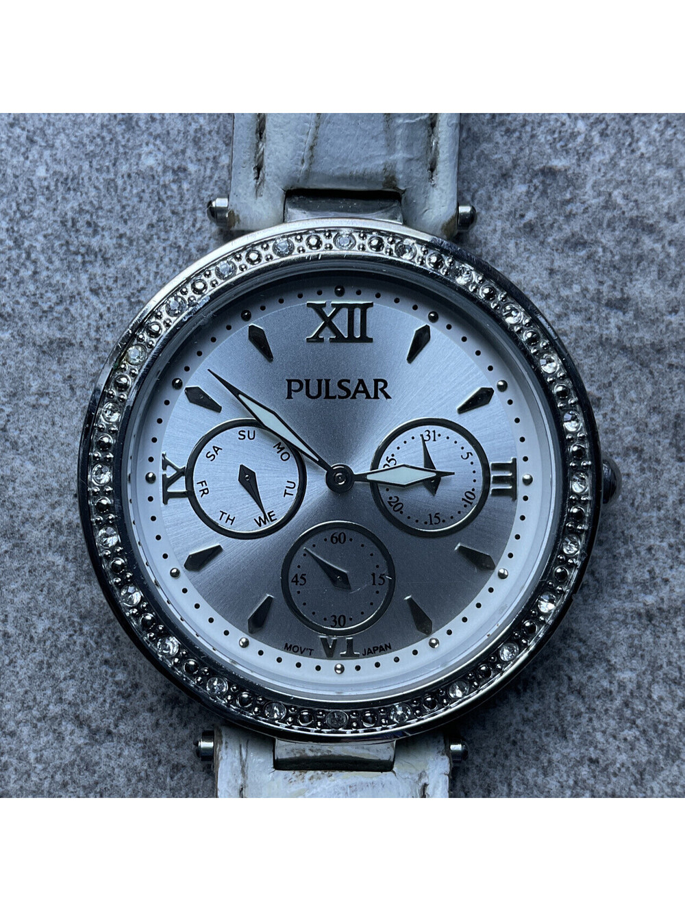 Pulsar Womens Watch 39mm Silver Tone Case W/Crystal Accent Bezel A1